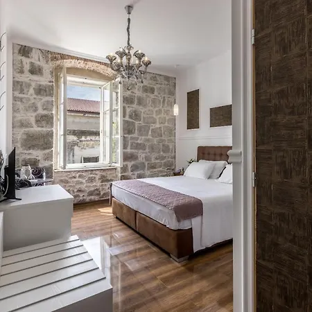 Hotel Rose Отель Сплит